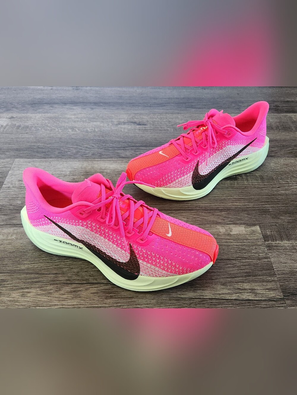 **BRAND NEW** Nike Pegasus Plus Bright Vibrant Neon Hyper Pink Volt Size 9.5